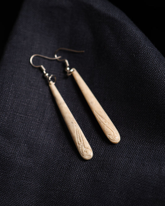 Kōiwi tohorā - Bone Earrings