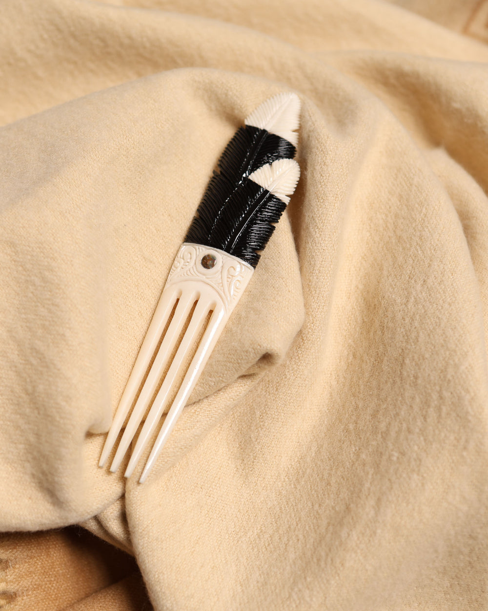 Huia - Bone Heru Comb