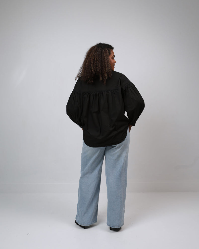 Te Aho Shirt - Pango Black